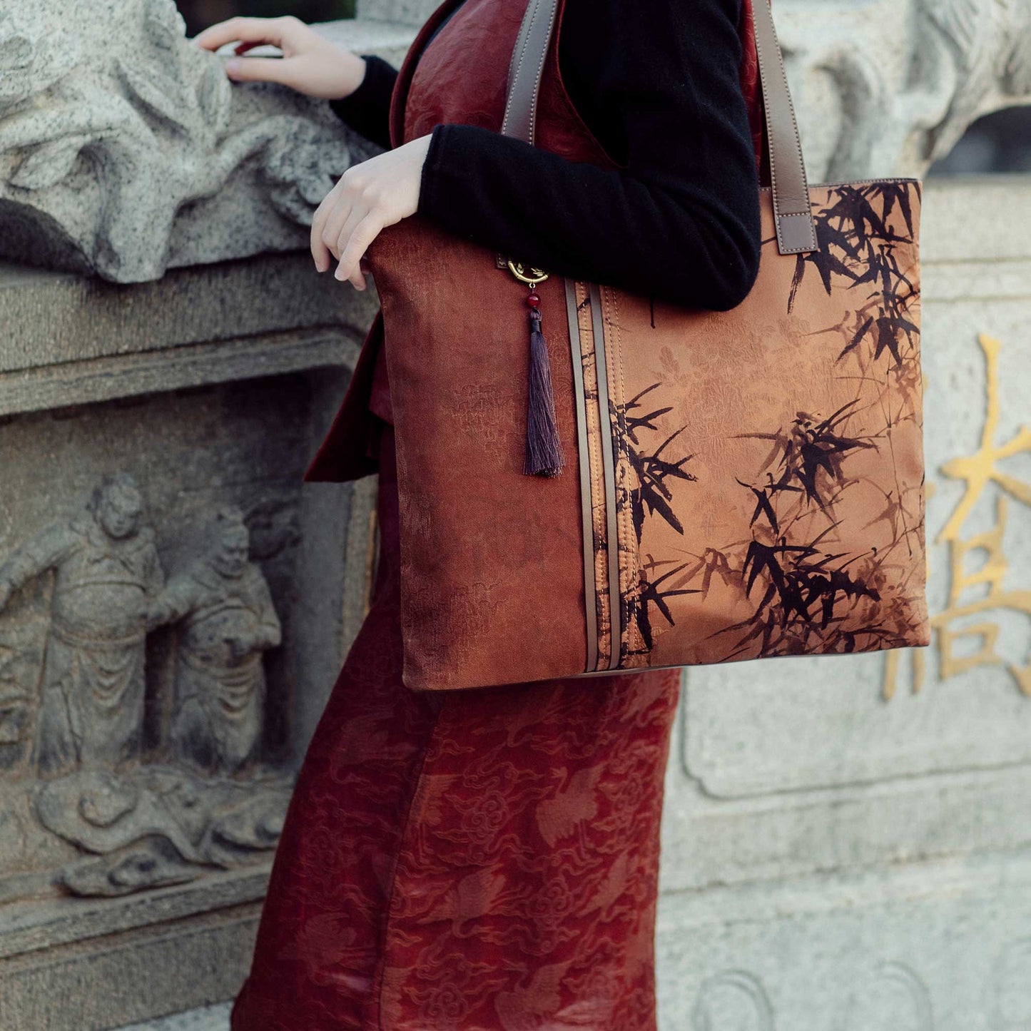 Roomy Tote