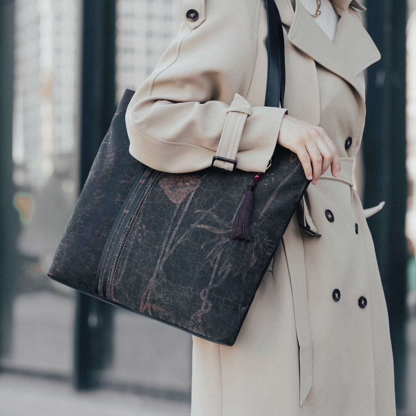 Roomy Tote