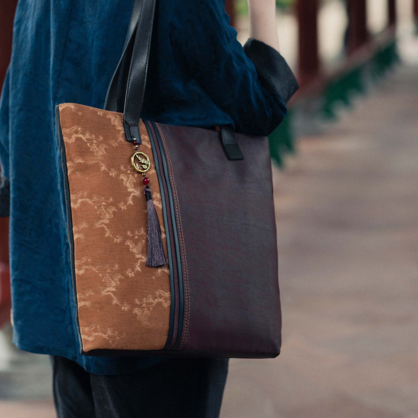 Roomy Tote